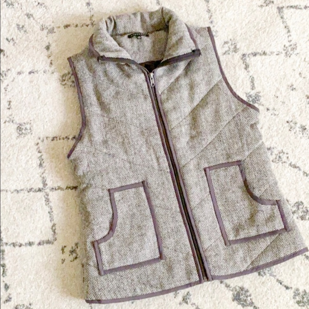 NWOT Herringbone Vest Brown Small